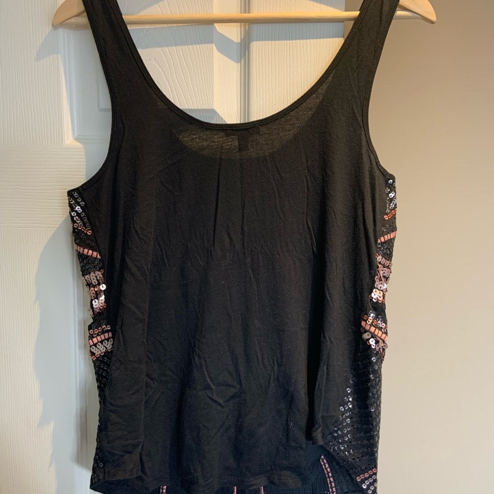 Express Sequenced Tank Top - Picture 2 of 4